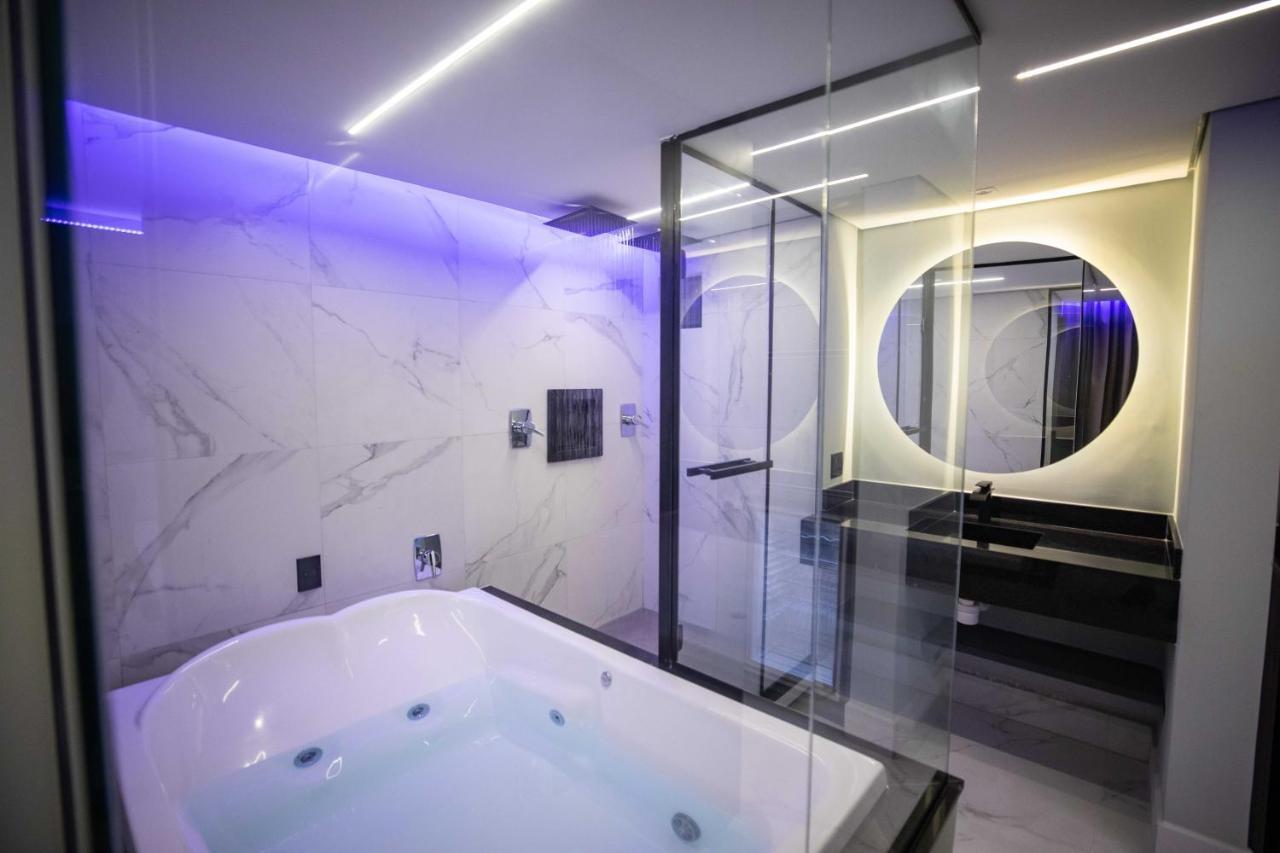 Studio with Spa Bath,1144915244:JPEG